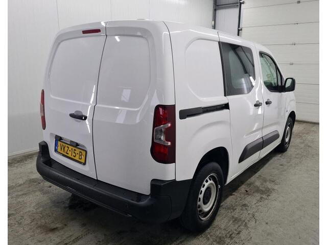 Peugeot PARTNER 1.2 Benzine 111PK Euro6 * Distributie bij 43Dkm. vervangen * / Premium / Airco / Navigatie / Schuifdeur Re./ Radio multimedia /