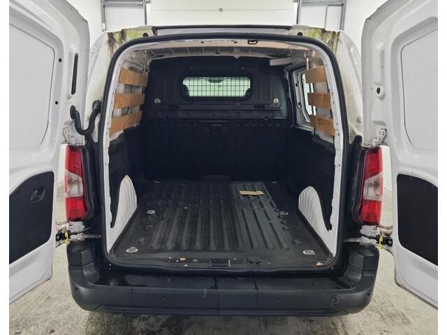 Peugeot PARTNER 1.2 Benzine 111PK Euro6 * Distributie bij 43Dkm. vervangen * / Premium / Airco / Navigatie / Schuifdeur Re./ Radio multimedia /