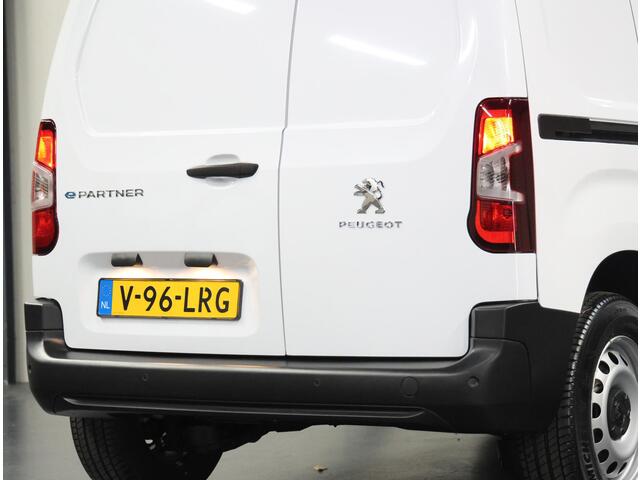 Peugeot PARTNER e-Partner 136PK L1 50 kWh | NIEUW!! | AUTOMAAT | AppleCarPlay/AndroidAuto | Armsteun | Stoel/Stuurverwarming | Camera | Climate Control | Cruise Control | Parkeersensoren |