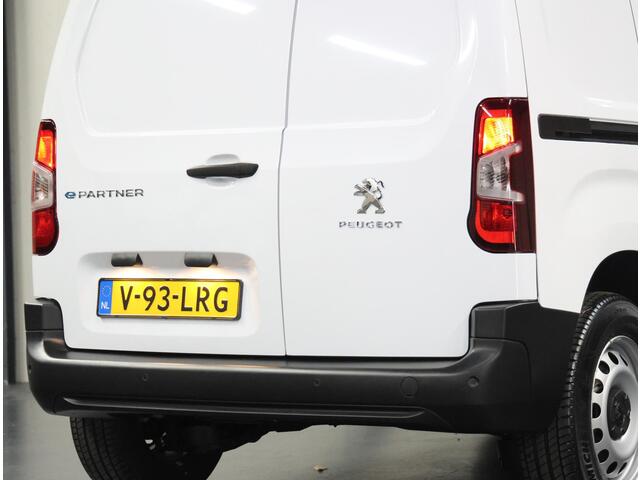 Peugeot PARTNER e-Partner 136PK L1 50 kWh | NIEUW!! | AUTOMAAT | AppleCarPlay/AndroidAuto | Armsteun | Stoel/Stuurverwarming | Camera | Climate Control | Cruise Control | Parkeersensoren |