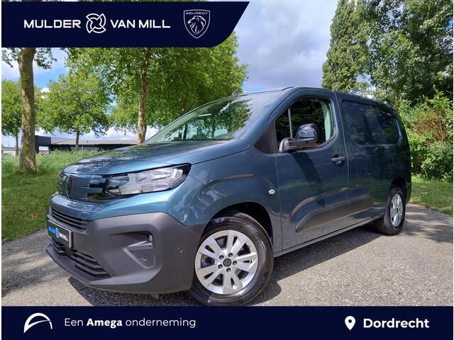 Peugeot PARTNER e-Partner L2 50 kWh 136pk | 8 jaar garantie | 3-zits | Adaptieve cruise control | Climate control | Multimedia | NAVI | Apple Carplay | Android Auto | Surround View | Achteruitrijcamera | Parkeersensoren rondom | Dode hoek detectie | Lederen stuurwiel | 1
