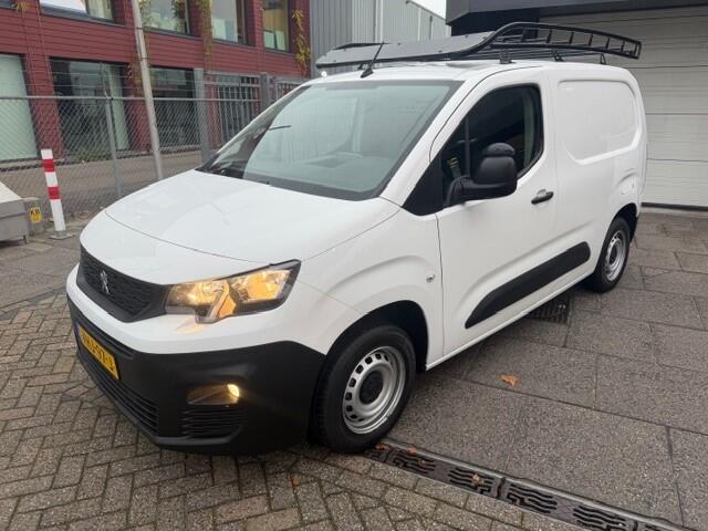 Peugeot PARTNER 1.5 BlueHDI Premium AIRCO I APPLE CAR PLAY I IMPERIAAL I LAGE KM'S I COMPLETE ONDERHOUDSHISTORIE I 1e EIGENAAR