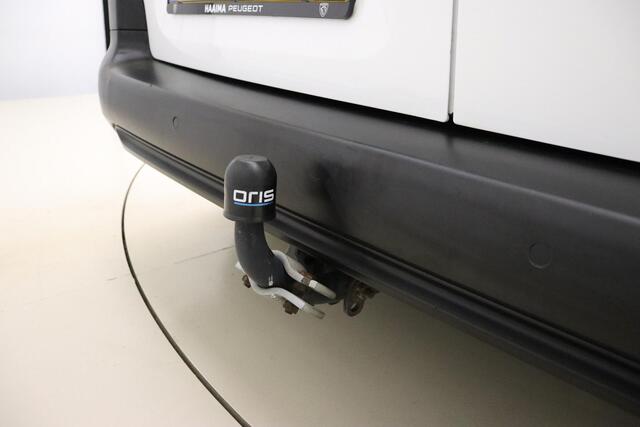 Peugeot PARTNER 1.5 BlueHDI Premium 100PK | 3-Zits | Trekhaak | Parkeer Hulp Achter | Apple Carplay & Andoid Auto | Airco | Cruise Control | Elektrische Spiegels |