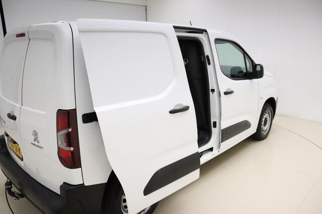 Peugeot PARTNER 1.5 BlueHDI Premium 100PK | 3-Zits | Trekhaak | Parkeer Hulp Achter | Apple Carplay & Andoid Auto | Airco | Cruise Control | Elektrische Spiegels |