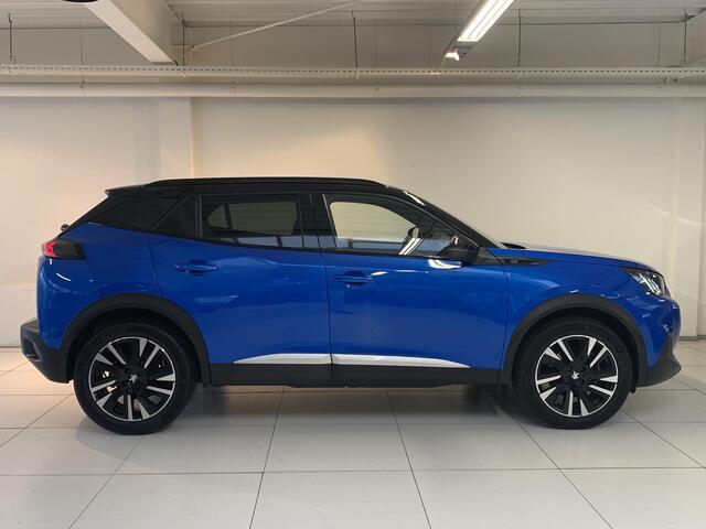 Peugeot e-2008 EV GT 50kWh 136pk 3-FASE Alcantara | Navigatie | Elektrisch bedienbare bestuurdersstoel | Stoelverwarming | Warmtepomp | Achteruitrijcamera