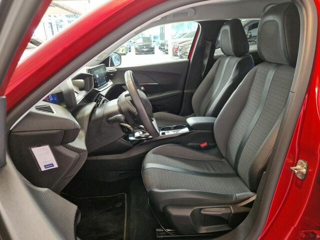 Peugeot e-2008 EV Allure Pack 50 kWh 11kW 3-Fase | Achteruitrijcamera | Climate Control | Parkeersensoren achter