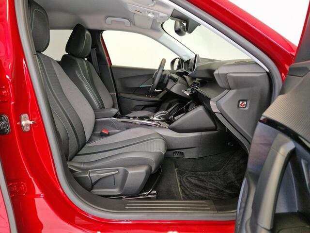 Peugeot e-2008 EV Allure Pack 50 kWh 11kW 3-Fase | Achteruitrijcamera | Climate Control | Parkeersensoren achter