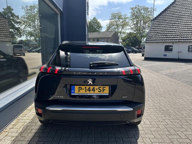 Peugeot e-2008 EV GT | Volledig Elektrisch | Full LED Verlichting | Navigatie | 3-Fase Lader | Camera | Keyless Start | Lichtmetalen Velgen | Cruise Control | Climate Control | Half Lederen Bekleding | Sportieve Uitvoering |