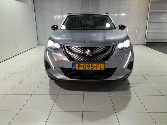 Peugeot e-2008 EV Allure 50 kWh | Navigatie | LED mistlampen | All season banden |
