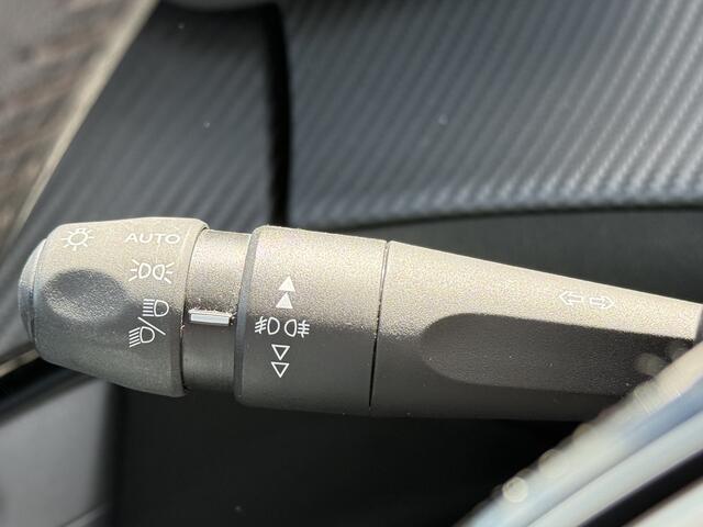 Peugeot e-2008 BWJ 2021 136 PK EV Blue Lease Allure 50 kWh