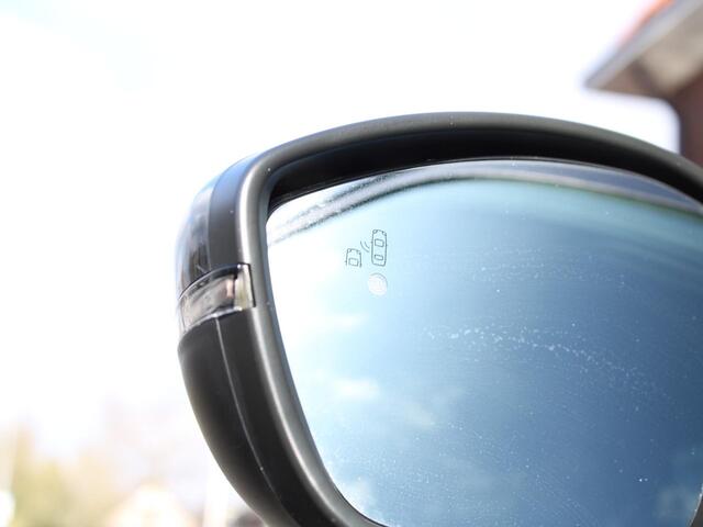 Peugeot e-2008 GT 50 kWh 136PK inclusief batterijtest Navigatie, Lichtmetalen velgen 18 inch, Keyless Entry, Dodehoek detectie