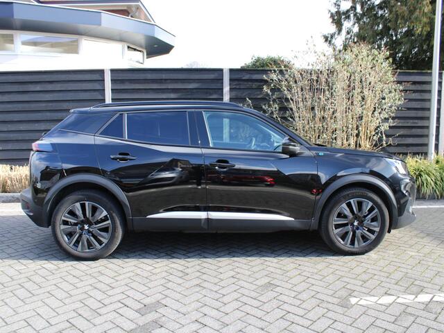 Peugeot e-2008 GT 50 kWh 136PK inclusief batterijtest Navigatie, Lichtmetalen velgen 18 inch, Keyless Entry, Dodehoek detectie