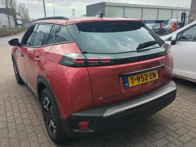 Peugeot e-2008 EV Allure 54 kWh Navi/Camera/Adaptieve Cruise Control/400km Rijbereik/GEEN AFLEVERKOSTEN