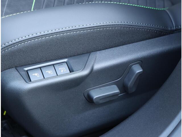 Peugeot e-2008 EV GT Avantage 54 kWh | AUTOMAAT | AppleCarplay/Android Auto | Navigatie | Keyless | Adaptive Cruise Control | Climate Control | Camera | FULL LED | Sfeerverlichting | Stoelverwarming |