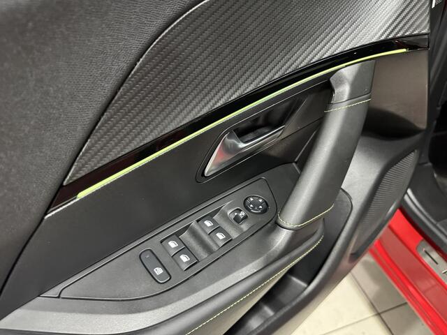 Peugeot e-2008 EV GT 50 kWh fantastische GT uitvoering, heel veel opties | Alcantara bekleding | Cruise Control | Parkeersensoren | Apple Carplay/Android Auto | Keyless | Achteruitrijcamera | Full map navigatie | Dodehoek detectie |