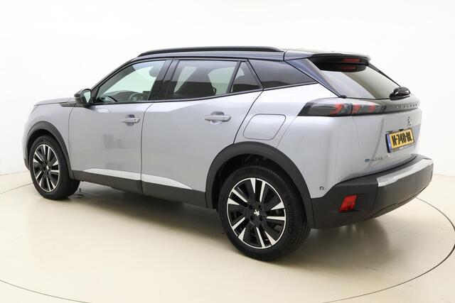 Peugeot e-2008 EV GT Pack 50 kWh 136pk | Navigatie | Climate Control | Stoelverwarming | Keyless entry start | Camera | Cruise Control Adaptief