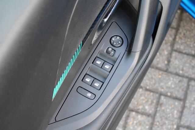 Peugeot e-2008 EV Allure Pack 50 kWh Navigatie, CruiseControl, Keyless Start, Airco, Applecarpl./Andr. Auto