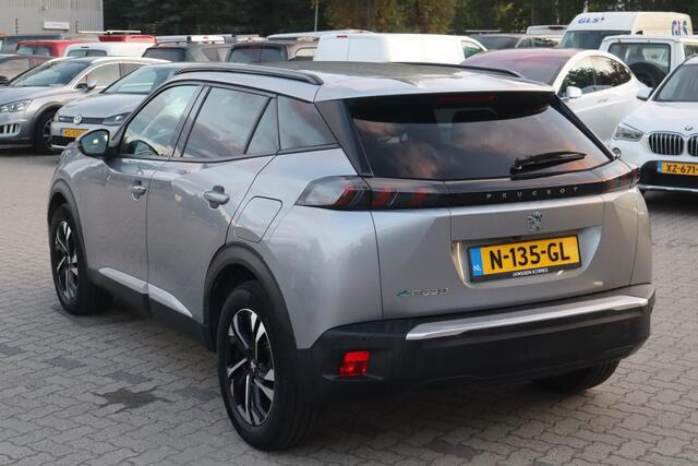 Peugeot e-2008 EV Allure 50 kWh SOH 94%, Cruise control, Climate control, Achteruitrijcamera