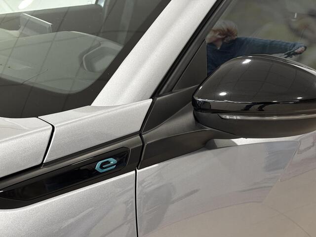 Peugeot e-2008 EV Allure Pack 50 kWh | Navigatie | Hoge instap | 3-Fase | 94,4% SOH