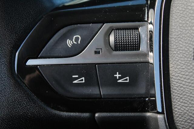 Peugeot e-2008 EV Blue Lease Allure 50 kWh