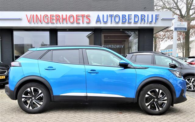 Peugeot e-2008 EV Allure 50 kWh *** 100% Elektrisch *** Navigatie & Spotify via Apple Carplay / Android Auto * L.M. Velgen * DAB Radio * 1/2 Lederen bekleding * Keyless Start Button * Cruise Control * Vingerhoets; Vierde Generatie Eersteklas Service !