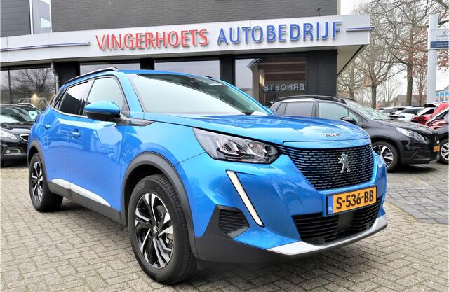 Peugeot e-2008 EV Allure 50 kWh *** 100% Elektrisch *** Navigatie & Spotify via Apple Carplay / Android Auto * L.M. Velgen * DAB Radio * 1/2 Lederen bekleding * Keyless Start Button * Cruise Control * Vingerhoets; Vierde Generatie Eersteklas Service !