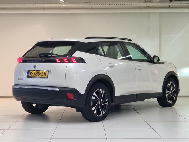 Peugeot e-2008 EV Allure 50 kWh | Navigatie | Adaptieve Cruise Control | Achteruitrijcamera | Parkeersensoren voor en achter