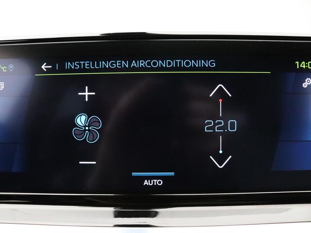 Peugeot e-2008 EV GT 50 kWh 360° Camera | Adapt. Cruise | Parkeersens. v+a | Stoelverw. | Panoramadak