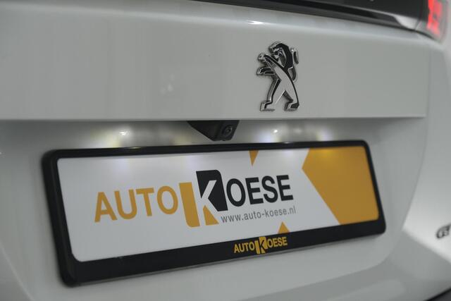Peugeot e-2008 EV GT Pack 50 kWh | Schuif-/Kanteldak | Adaptieve Cruise Control | Camera | Dodehoekdetectie