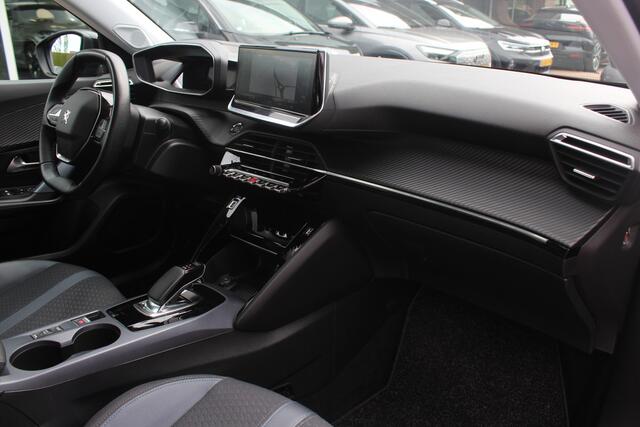Peugeot e-2008 EV Active 50 kWh / SoH 92.3% / Camera / Navigatie / Keyless / 16'' / Stoelverwarming / DAB / Cruise Control