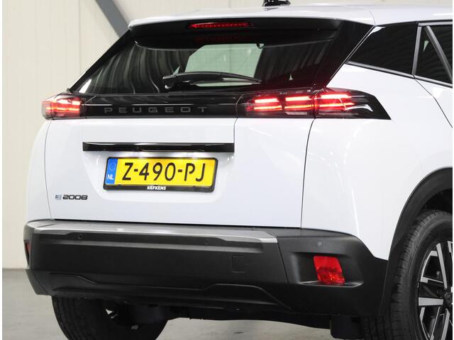 Peugeot e-2008 EV Active 54 kWh 156PK | 1ste eigenaar | AppleCarPlay/AndroidAuto | Armsteun | Climate Control | Cruise Control | Camera | FULL LED | Navigatie | Parkeersensoren | Isofix |