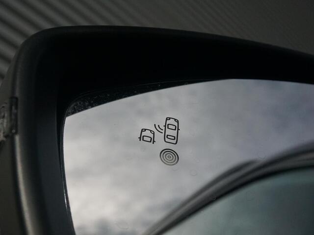 Peugeot e-2008 EV GT Avantage 54 kWh