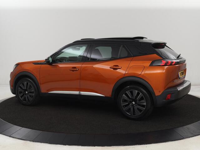 Peugeot e-2008 EV GT 50 kWh | Panoramadak | Stoelverwarming | Carplay | Adaptive cruise | Alcantara | Keyless | Camera | Full LED