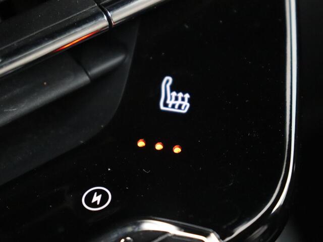 Peugeot e-2008 EV GT 50 kWh | Panoramadak | Stoelverwarming | Carplay | Adaptive cruise | Alcantara | Keyless | Camera | Full LED