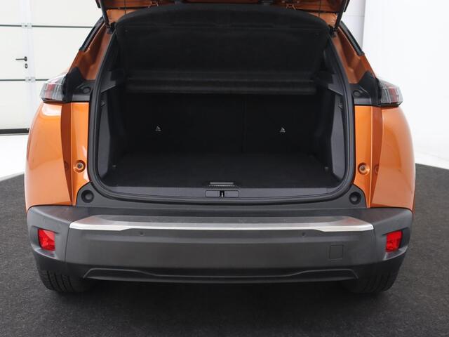 Peugeot e-2008 EV GT 50 kWh | Panoramadak | Stoelverwarming | Carplay | Adaptive cruise | Alcantara | Keyless | Camera | Full LED