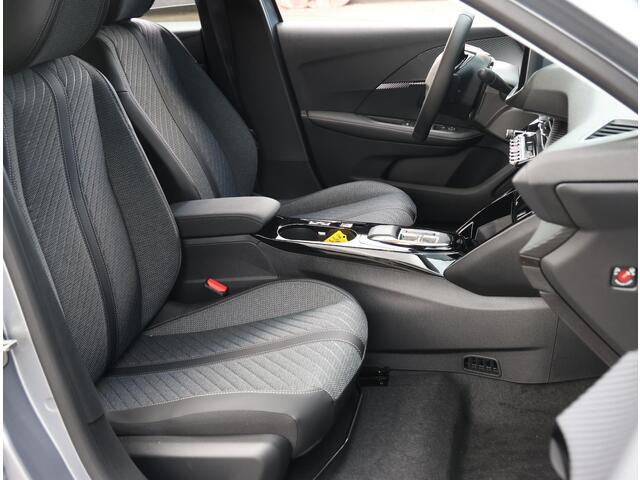 Peugeot e-208 EV Allure Avantage 51 kWh | Navigatie | Achteruitrijcamera | AppleCarPlay/AndroidAuto | CruiseControl | ClimateControl |