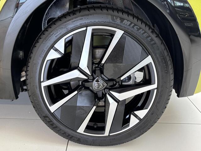 Peugeot e-208 EV GT 51 kWh Navigatie | Adaptieve cruise control | Keyless | Stoelverwarming | Elektrische massagestoel |