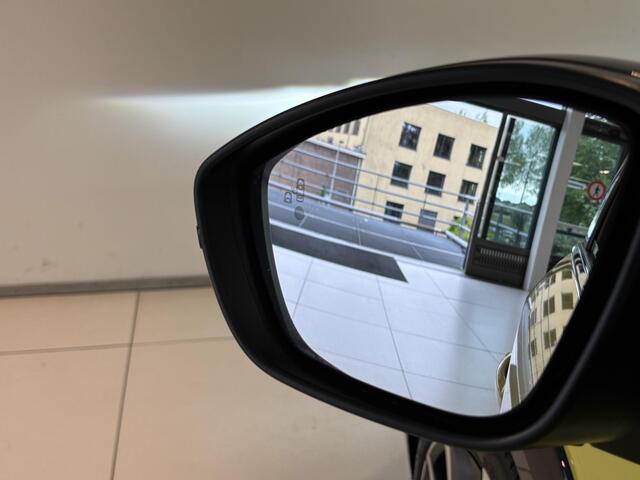 Peugeot e-208 EV GT 51 kWh Navigatie | Adaptieve cruise control | Keyless | Stoelverwarming | Elektrische massagestoel |