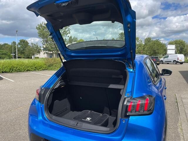 Peugeot e-208 EV Active 50 kWh Automaat| de enige Peugeot die geen olie verbruikt!
