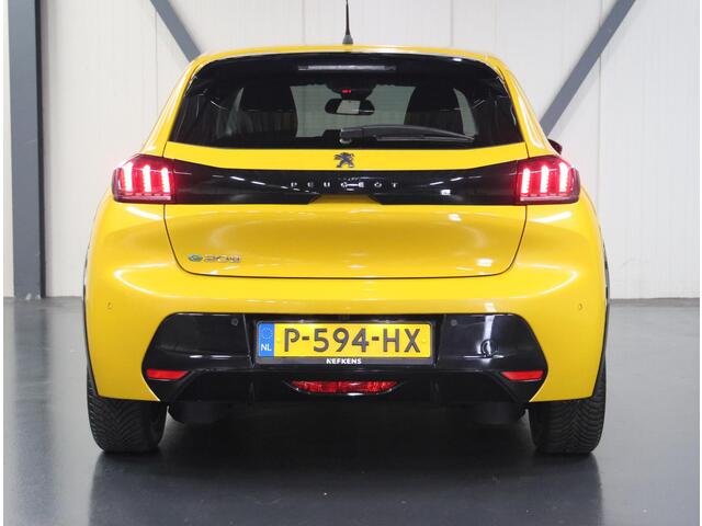 Peugeot e-208 EV Allure Pack 50 kWh 136PK | ACCURAPPORT 98%| AppleCarplay/Android Auto | Armsteun | Parkeersensoren | Navigatie | FULL LED | Climate Control | Adaptive Cruise Control | 16" LMV | Isofix | Privacy Glass |