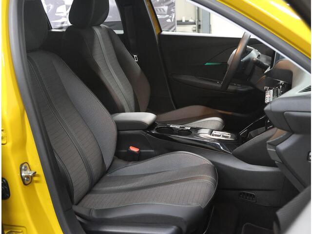 Peugeot e-208 EV Allure Pack 50 kWh 136PK | ACCURAPPORT 98%| AppleCarplay/Android Auto | Armsteun | Parkeersensoren | Navigatie | FULL LED | Climate Control | Adaptive Cruise Control | 16" LMV | Isofix | Privacy Glass |