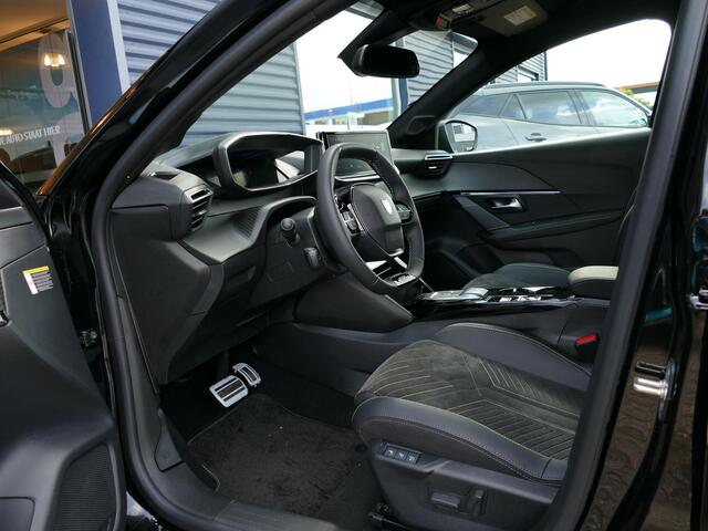 Peugeot e-208 EV GT Avantage 51 kWh | NIEUW | Uit voorraad leverbaar! | 360° Camera | Alcantara pakket | Pack Drive Assist | Full LED | Stoelverwarming | Warmtepomp