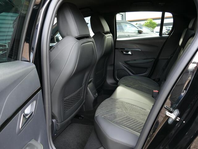 Peugeot e-208 EV GT Avantage 51 kWh | NIEUW | Uit voorraad leverbaar! | 360° Camera | Alcantara pakket | Pack Drive Assist | Full LED | Stoelverwarming | Warmtepomp