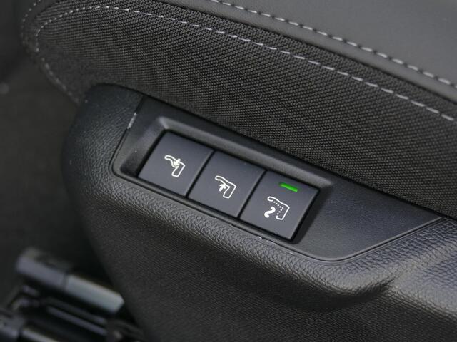 Peugeot e-208 EV GT Avantage 51 kWh | NIEUW | Uit voorraad leverbaar! | 360° Camera | Alcantara pakket | Pack Drive Assist | Full LED | Stoelverwarming | Warmtepomp