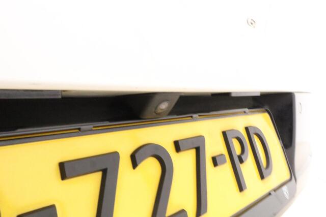 Peugeot e-208 EV GT 350 50 kWh Panoramadak | Navigatie | Stoelverwarming