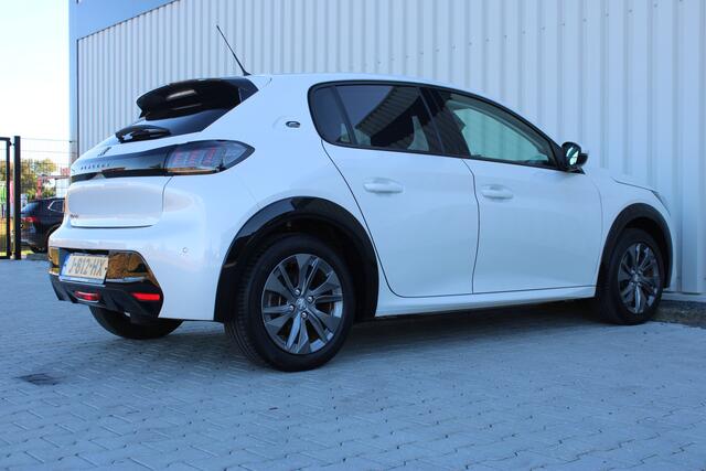 Peugeot e-208 EV Allure 50 kWh | Incl. 12 maanden garantie | Cruise control | Climate control | Lane assist | Apple carplay/Android auto | DAB radio |