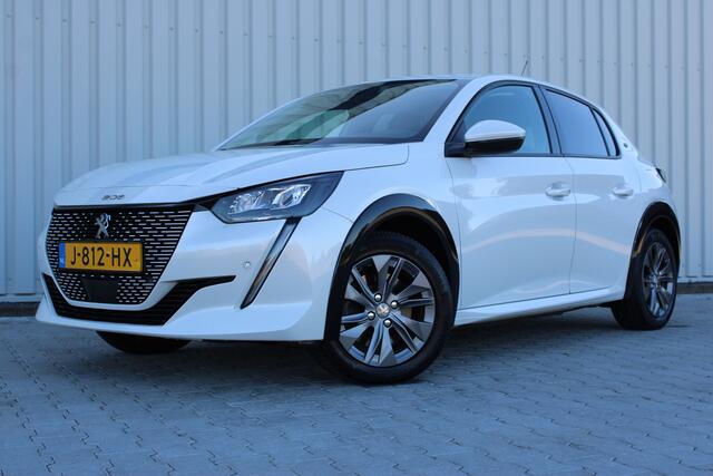 Peugeot e-208 EV Allure 50 kWh | Incl. 12 maanden garantie | Cruise control | Climate control | Lane assist | Apple carplay/Android auto | DAB radio |