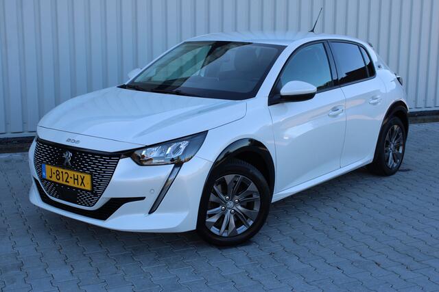 Peugeot e-208 EV Allure 50 kWh | Incl. 12 maanden garantie | Cruise control | Climate control | Lane assist | Apple carplay/Android auto | DAB radio |