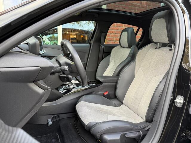 Peugeot e-208 EV GT 350 50 kWh PANODAK / STOELVERW. / ADDAPT.CRUISE / CAMERA /