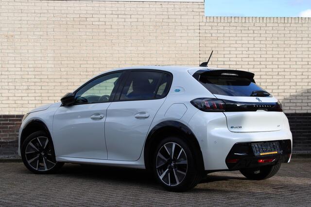 Peugeot e-208 EV GT Pack 50 kWh | Panoramadak | Navigatie | Winterpack